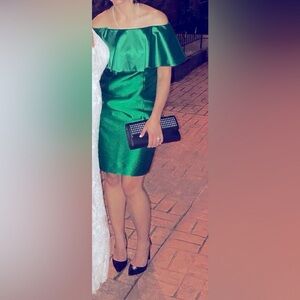 Adrianna Papell Off the Shoulder Emerald Cocktail / Wedding Guest Dress